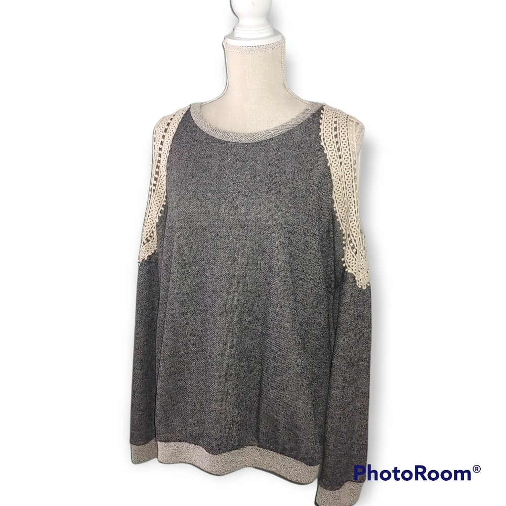 12 Pm By Mon Ami Gray and Cream Blouse